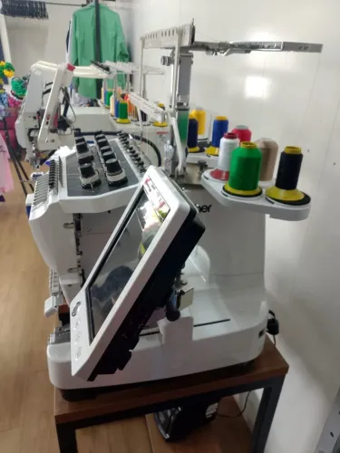 Máquina de Bordar Brother