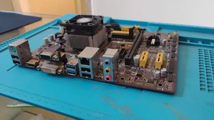 Placa-Mãe ASUS AM1M-A / AM1M-A/BR (Soquete AM1) DDR3 - Usada