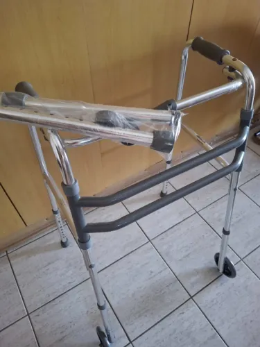VENDE-SE ANDADOR ADULTO NOVO