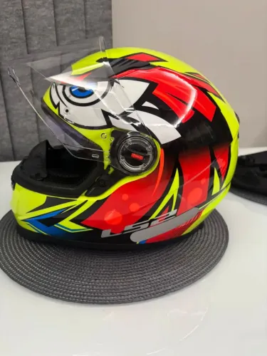Vendo capacete novo