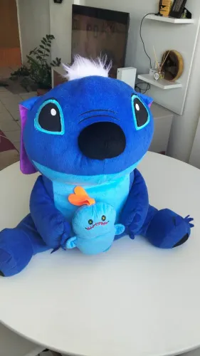Pelúcia gigante do Stitch