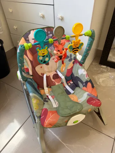 Cadeirinha de Descanso para Bebê com Vibração e Móbile