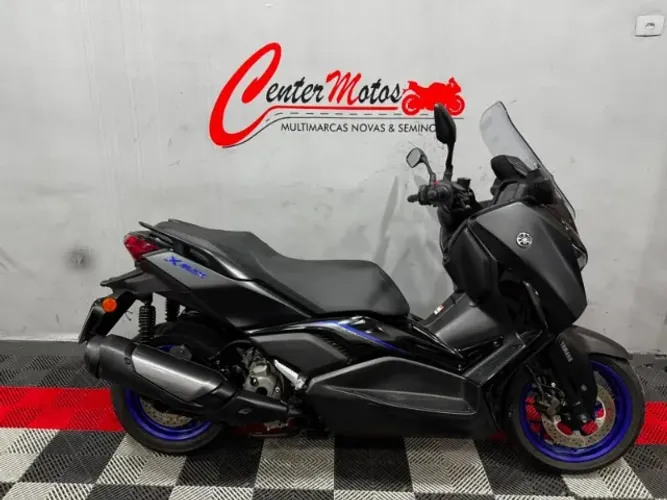 YAMAHA XMAX 300 ABS CONNECTED