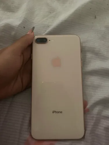 iPhone 8 Plus a venda 