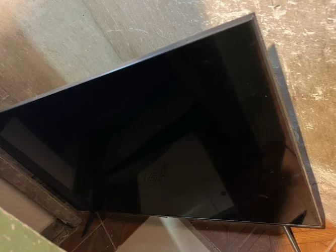 Vendo tv com defeito imagem branca áudio normal Samsung smart