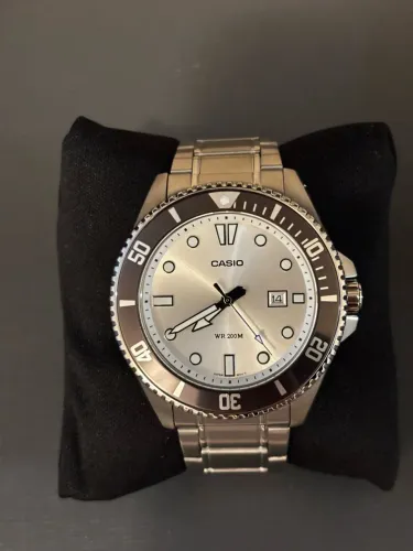 Relógio Casio Duro MDV-107D-7AVDF - 200M - Completo com Caixa