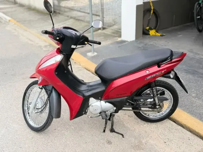 Honda Biz 125 com partida elétrica 2013