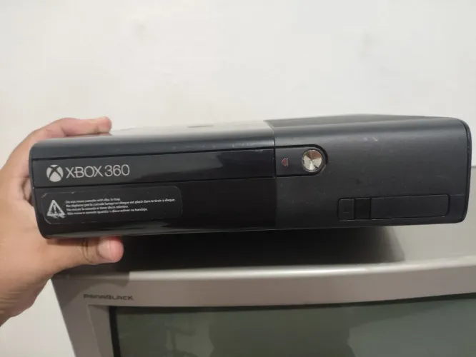 XBOX 360 SUPER SLIM