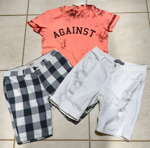 Bermuda Branca BLUE STEEL , Bermuda Xadrez PENGUIN BY MUNSINGWEAR, e Blusa ELLUS ORIGINAIS