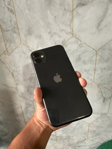 R$1.000 - IPhone 11 128gb em perfeita condição.