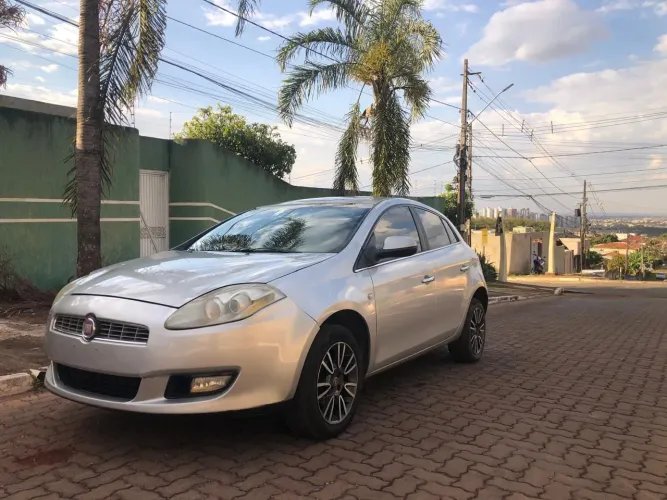 Fiat Bravo Essence 1.8 Flex 16V 5P 2011