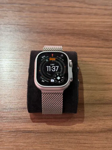 Apple Watch Ultra 3 GPS + Cellular 49mm Natural Titanium Case + Pulseira Ocean