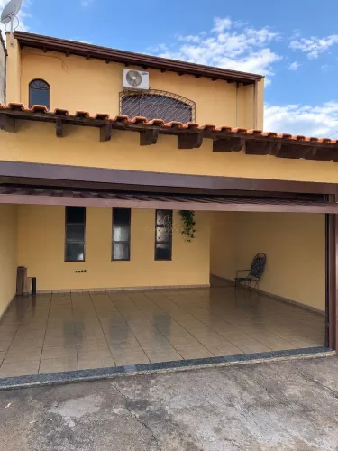 Casa sobrado com 3 dormitórios no Jardim Heitor Rigon