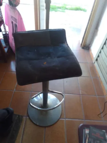 VENDO  CADEIRA HIDRÁULICA USADA APENAS 99 /// *9// *02