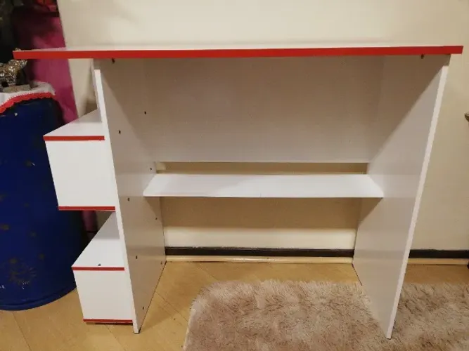 Mesa tipo escrivaninha para PC ou estudo 
