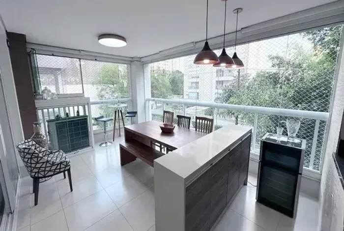 Apartamento à venda no Bairro da Lapa na Rua Faustolo 656