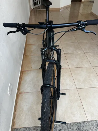 Bicicleta Aro 29 - Shimano SLX 12v - Estado de Nova