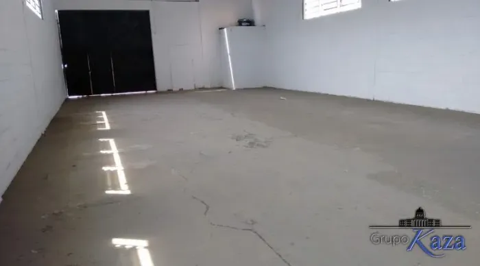 Galpão - Comercial - Chácaras Reunidas - 300m².