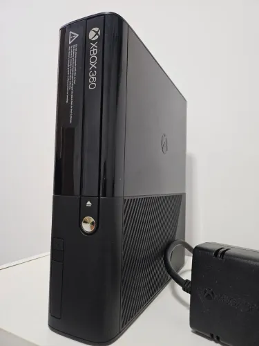 Xbox 360 Super Slim Preto