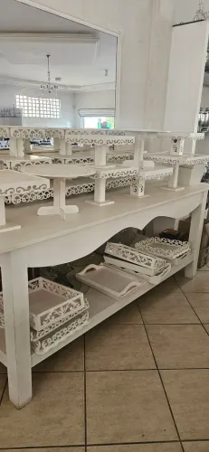Venda mesa provençal e peças 