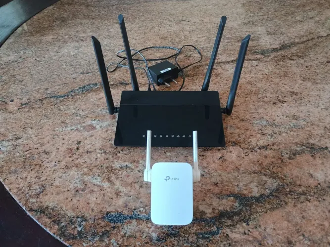 Roteador e Repetidor de Sinal Wi-fi