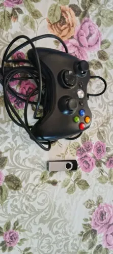 vendo esse kit com 7500 jogos retro vários consoles mais controle jogar no Pc só 70 r