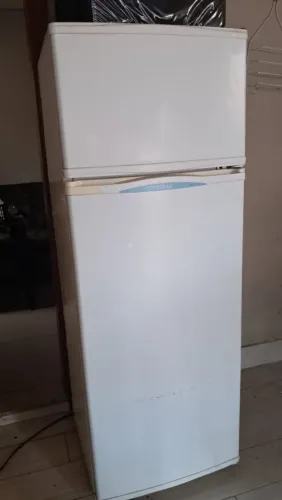 Geladeira 220v