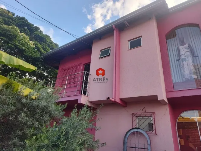 Sobrado à venda localizado no Setor Jardim América.