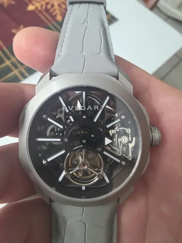Relógio Bvgari octo Roma Skeleton automático base ETA