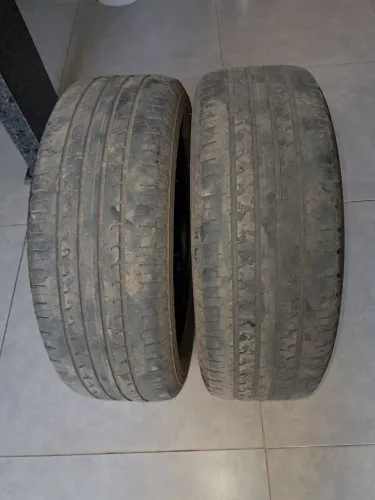 Dois pneus goodyear efficientgrip suv