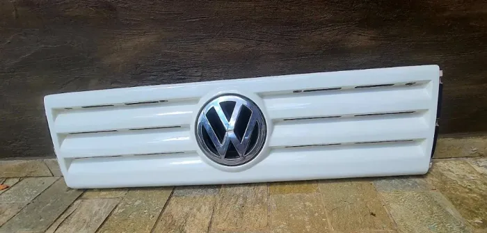 Grade Original Caminhão VW em estado de Nova