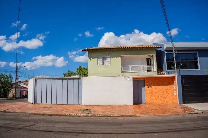 Imperdível: Casa à venda em Campo Grande-MS, Vila Palmira - 3 quartos, 1 suíte, 3 salas, 3