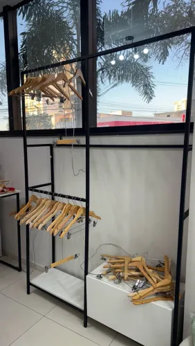 Arara para loja