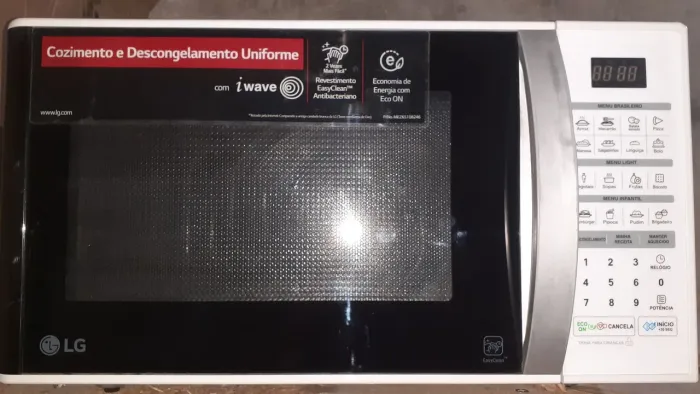 Microondas da LG 30 L"NO PLASTICO",antibactericida.99.99%.muito novo