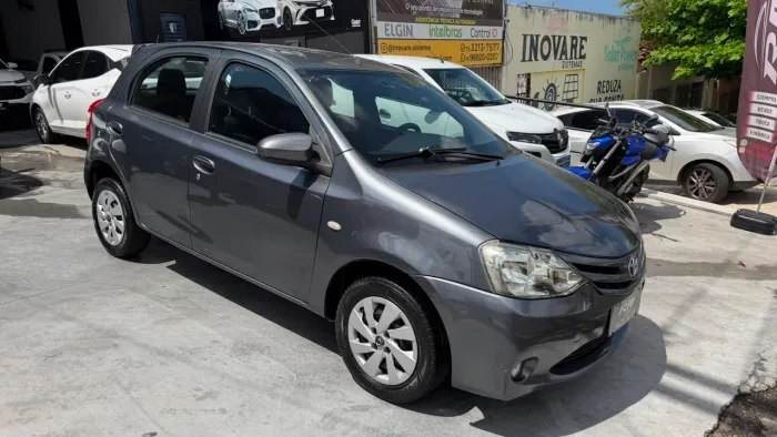 Toyota Etios X 1.3 Flex 16V 5P Mec. 2014