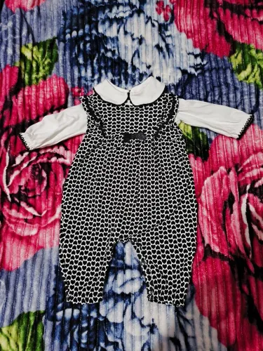 Vendo roupas de bebê menina