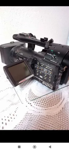 Filmadora Panasonic HMC 140
