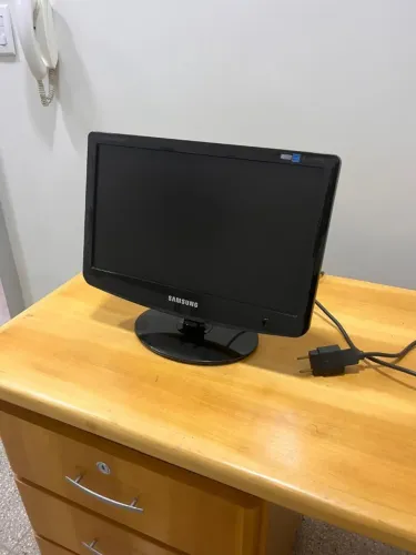 Monitor Samsung - 15,6 Polegadas - LCD Widescreen