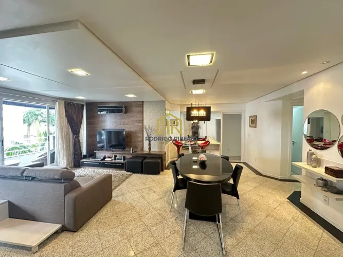 Apto 04 Dorm. 01 suite + 2 Demi, 02 vagas - Centro