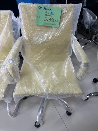 Cadeira diretor bege nova só 299,00