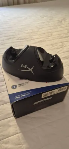 Vende-se Carregador Duplo Controles PS4 - HyperX