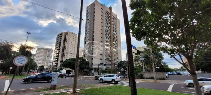 Espaçoso apartamento de luxo com 4 quartos e 2 suítes no coração de Campo Grande-MS - Cent