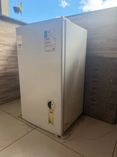 Vende-se Frigobar Midea 90 Litros