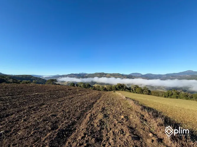 Sítio com 20 hectares em Alfredo Wagner SC