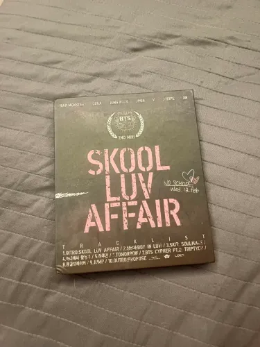 ÁLBUM BTS SKOOL LUV AFFAIR COM PHOTOCARD ORIGINAL