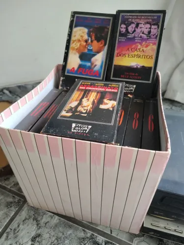 DVD + CD + caixa de filmes