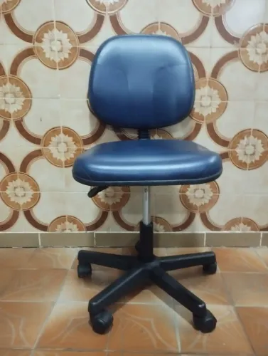 Cadeira de escritório em couro 