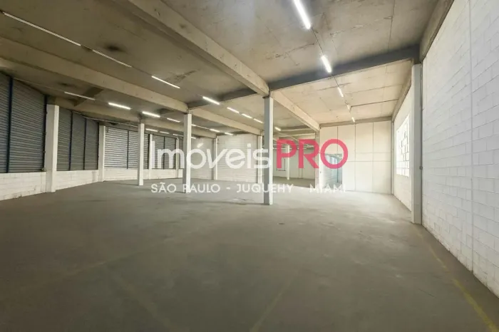 Galpão e pátio na Lapa com 1.400 m², pronto para operações urbanas