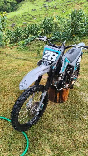 Vendo CRF 230 toda revisada muito conservada .