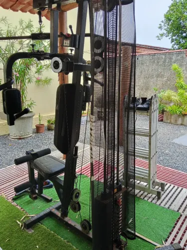 Vendo estação de musculação 